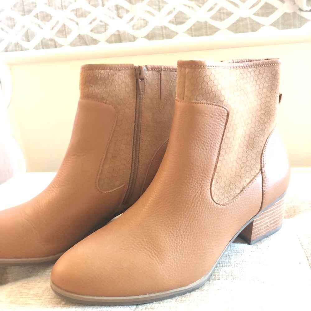 Dr. Scholls Caramel Booties